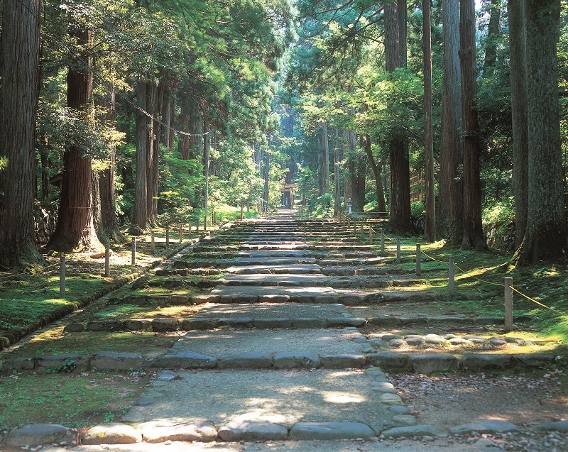 白山平泉寺参道